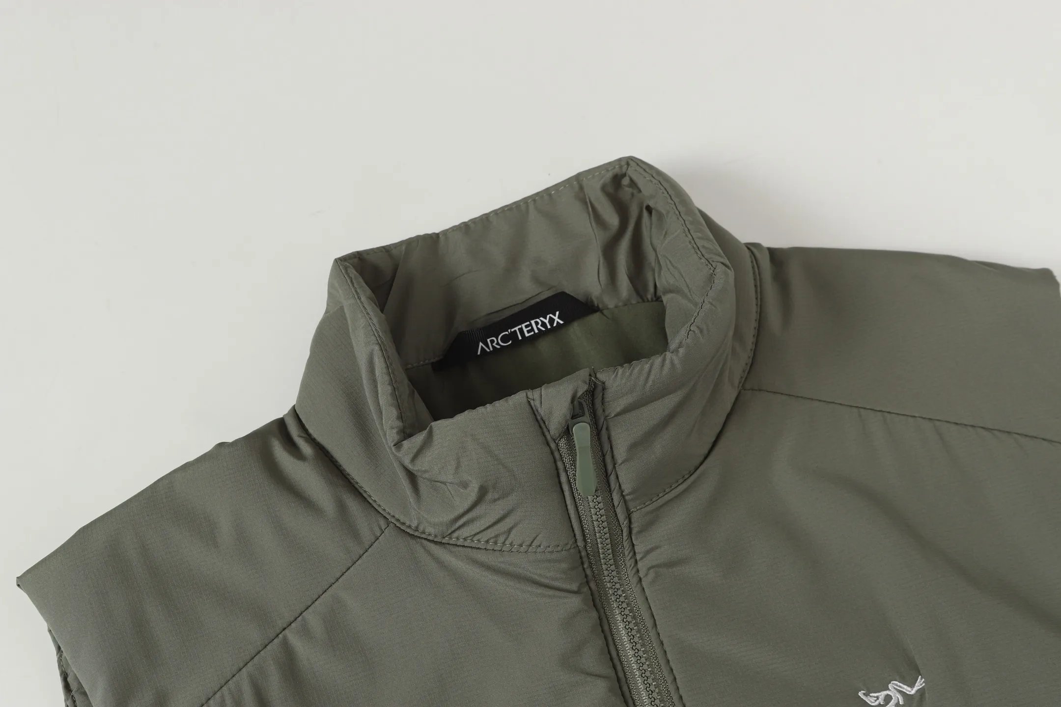 ARC'TERYX 25 Quality 。 B ， ， 、 、 、 。 ， ， ， ， Versatile ， ， ， ， ， 、 、 ， ， … ， ， ， ， ， ： ， ， ， 。 ， 。 ， 。 ：Black/ White/ Green/Navy Blue /Yellow Size：S-XXL
